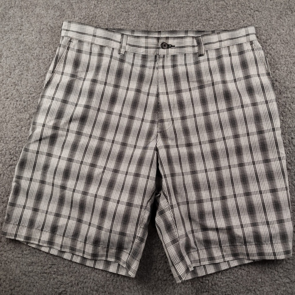 PGA TOUR Shorts Mens 34 Golf Black Shadow Plaid Performance EUC